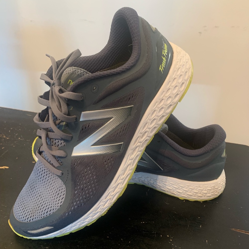 NEW BALANCE RUNNING SHOES